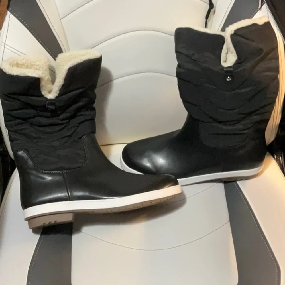 Journee Collection Pippah Winter Weather Black Quilted Winter Boots NIB Size 10 - Picture 10 of 12